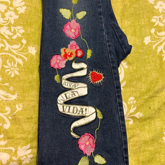 Thalia Sodi Womens Size 10 Boot Cut Jeans Embroidery. - Picture 2 of 7